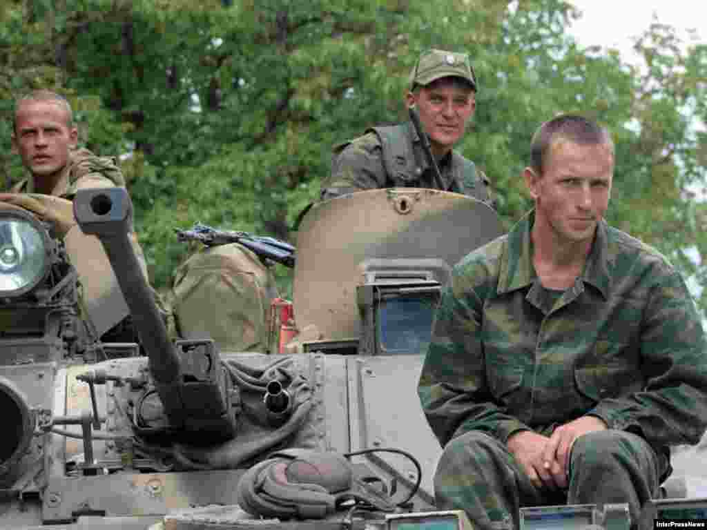 Блокпост вооруженных сил РФ у деревни Игоэти (50 киллометров от Тбилиси), 20 августа 2008