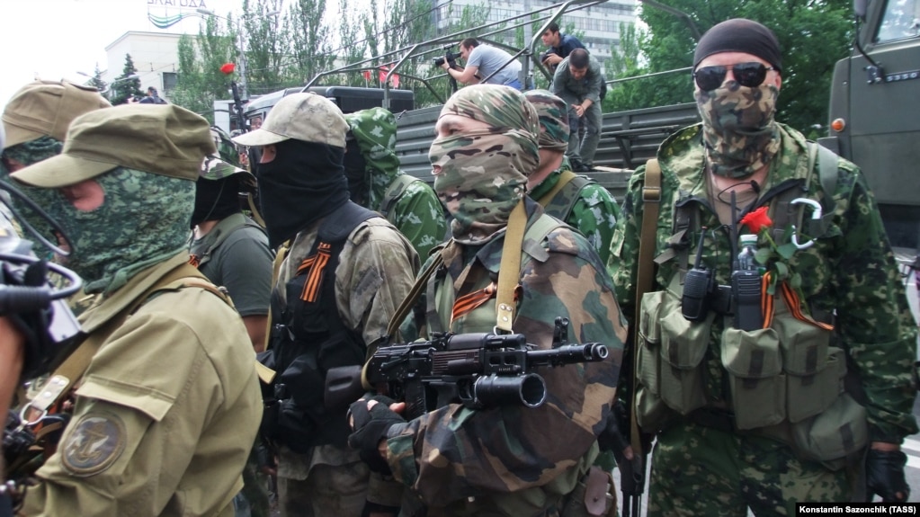 Учасники збройних формувань у Донецьку навесні 2014-го