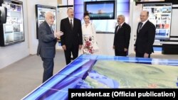 Prezident İ.Əliyev sərgi ilə tanış olub
