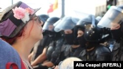 De Ziua Independenței: Protestatari față-n față cu Poliția