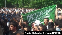 Протест на млади Албанци во Скопје.