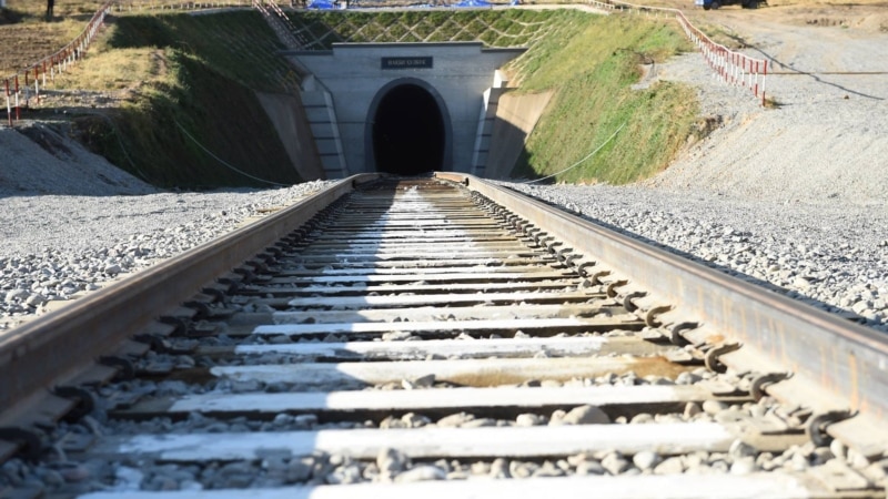 تاجیکستان برای ایجاد سهولت در تجارت، تا مرز افغانستان خط آهن احداث می‌کند