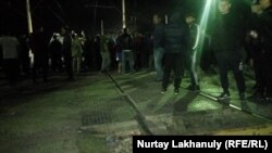 Kazakhstan - Residents are blocking the way of the trains in Shamalgan. 15 September 2019 