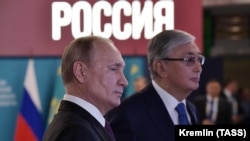 Президент России Владимир Путин (слева) и президент Казахстана Касым-Жомарт Токаев, ноябрь 2019 года