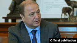 Мелис Турганбаев в бытность министром внутренних дел Кыргызстана.