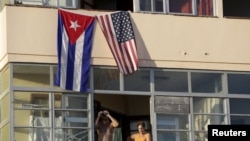 Куба менен АКШ желеги. Гавана, Куба. 14-август, 2015-жыл. 