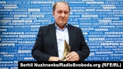 Ільмі Умеров на прес-конференції у Києві після отриманої днями премії «Платформи європейської пам’яті та совісті», 13 листопада 2017 року