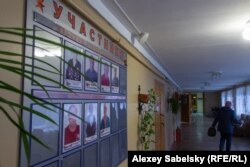 В коридоре дома престарелых