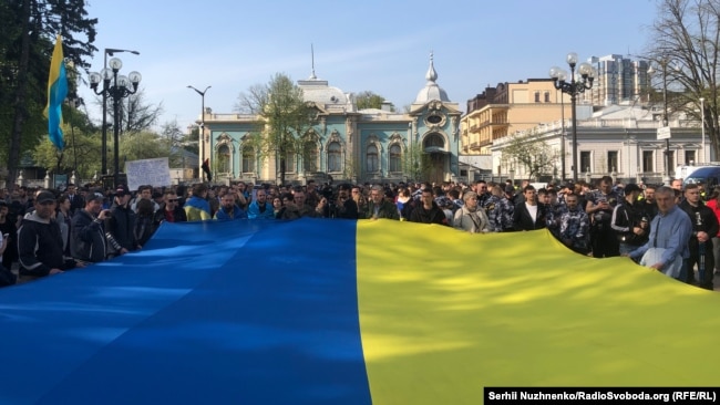 Під час акції під стінами Верховної Ради на підтримку мовного закону. Київ, 25 квітня 2019 року
