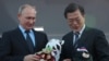 Из Владивостока Путин сигналит Ким Чен Ыну