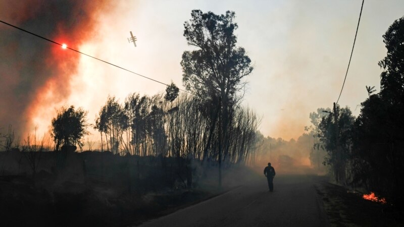 Rekordno visoke temperature u Portugalu, bijesne požari