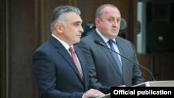 Представляя нового главу Совбеза, президент Георгий Маргвелашвили отметил, что Давид Раквиашвили имеет серьезный опыт общения с американской и российской сторонами