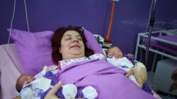 Првите бебиња во Новата 2020 година во Скопје, близначињата Анастасија и Габриел