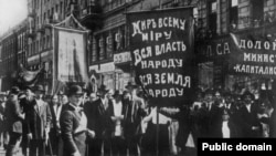 Lupta pentru pace, putere și pământ la Petrograd (1917) (Foto: Centrul de Cultură și Istorie Militară, Chișinău)