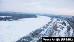 Prema prognozi, i u narednih desetak dana temperature će biti konstantno ispod nula stepeni celzijusovih, pa se može očekivati i povećanje debljine leda: Dunav u Beogradu