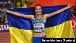 Ярослава Магучіх запевнила, що фотографуванням із російською спортсменкою Марією Ласіцкене не висловлювала «жодної політичної позиції»
