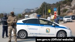 Спецпости на в'їздах до Севастополя