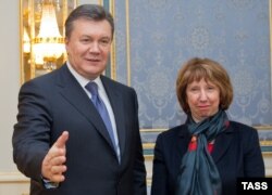 Viktor Ianukovici şi Catherine Ashton