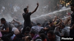 Armenia - Riot police disperse protesters in Yerevan, 23Jun2015.