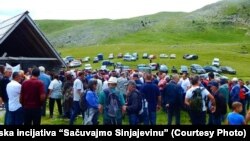 Sa jednog od protesta građana, predstavnika nevladinih organizacija kao i ljubitelja Sinjajevine, 12. jul 2019.