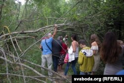 Пад’езду да месца расстрэлаў няма, а падыйсьці складана