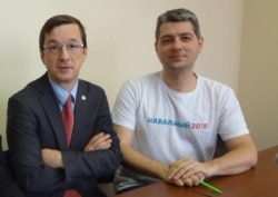 Адвокат Вячеслав Иванец и Сергей Беспалов