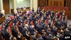 Украина Жоғарғы Радасының жиыны. Киев, 21 ақпан 2014 жыл.
