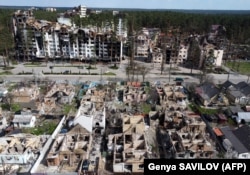Зруйнований житловий масив у місті Ірпінь Київської області під час масштабного вторгнення Росії в Україну, 24 квітня 2022 року