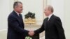 Россия подчеркивает, что Южная Осетия является независимым государством, хотя практика двусторонних отношений часто противоречит этому