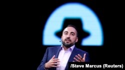 Alex Stamos, arxiv fotosu