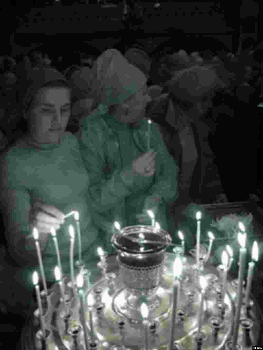 В Кыргызстане православные христиане 7 января празднуют Рождество.