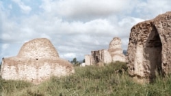 Эски көрүстөн. Нарын. ("Азаттыктын" архиви).