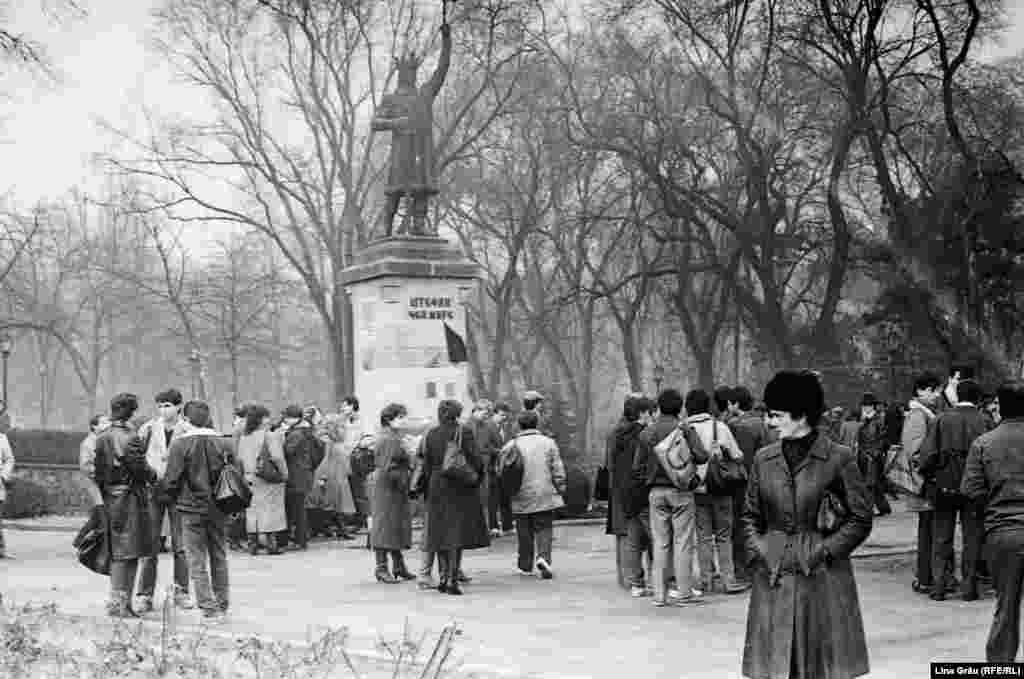 Chișinău, 21 decembrie 1989.&nbsp;O adunare a basarabenilor în semn de solidaritate cu demonstranții de la Timișoara.&nbsp;