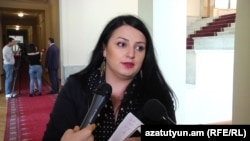 Armenia - Journalist Siranuysh Papian is interviewed by colleagues, 25April, 2016