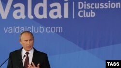 Путин на итоговой пленарной сессии XI заседания международного дискуссионного клуба "Валдай" в Сочи, 2014 год