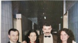 Захид Буква (прв од лево) со колега и починатата Џеки Шимански дописник на CNN, кој известуваше од војната во Босна и Херцеговина