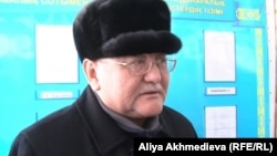 Рысбек Сарсенбай, главный редактор газеты «Жас Алаш», на суде по делу об убийстве Алтынбека Сарсенбаева и двух его помощников. Талдыкорган, 10 января 2014 года.