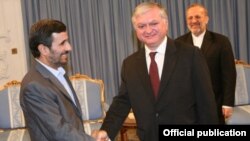 Iran/Armenia -- President Mahmoud Ahmadinejad meets with Armenian Foreign Minister Edward Nalbandian in Tehran, 15Sept 2010.