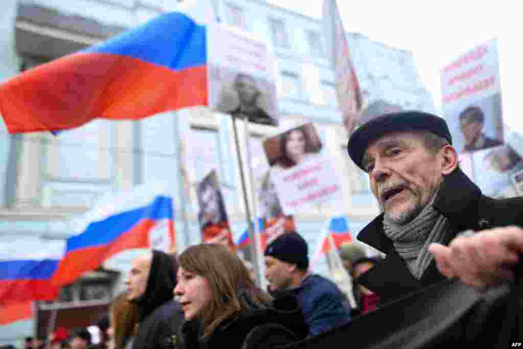 Правозащитник Лев Пономарев на Марше Немцова в Москве.