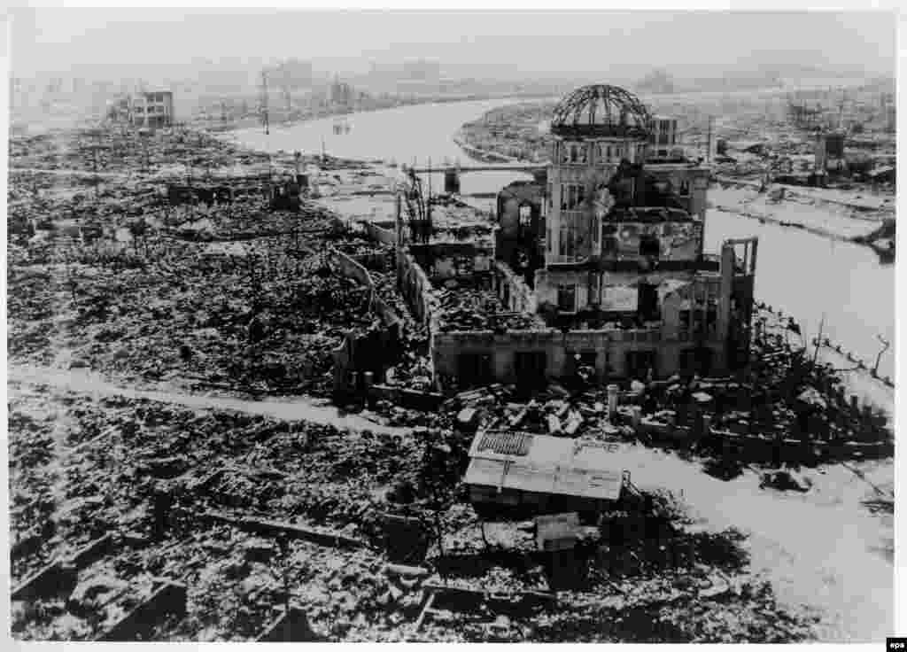Imaginea realizată de armata SUA după aruncărea bombei atomice de la Hiroshima.