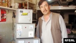 ابتکار دو افغان در بخش ترانسفارمر های برقی در بغلان