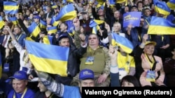 Прихильники Юлії Тимошенко під час з'їзду «Батьківщини» у київському «Палаці спорту»