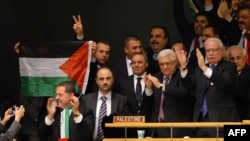 Fələstin Muxtariyyatının prezidenti Mahmoud Abbas və nümayəndə heyəti BMT Baş Assambleyasının qərarını alqışlarla qarşılayıb