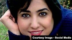آتنا فرقدانی پس از تحمل حبس هجده ماه، روز چهاردهم اردیبهشت ماه از زندان آزاد شد