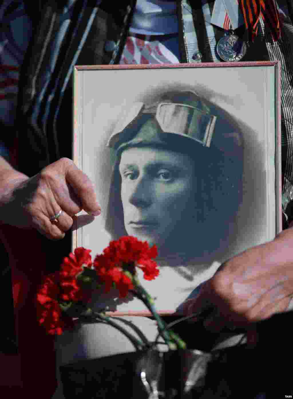 Портрет участника Великой Отечественной войны во время празднования в Иваново