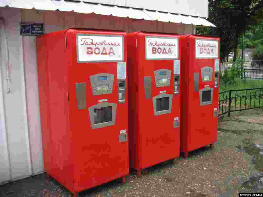 At Sevastopol bus station, there are even retro soda machines.