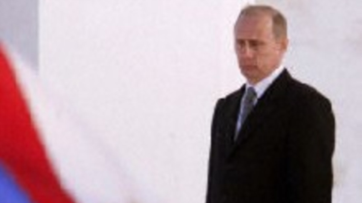 Putin rues Soviet collapse as demise of 'historical Russia