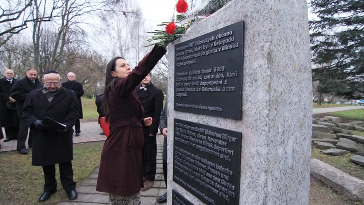 Memorial Commemorating Czech Jews Killed In Belarus Unveiled