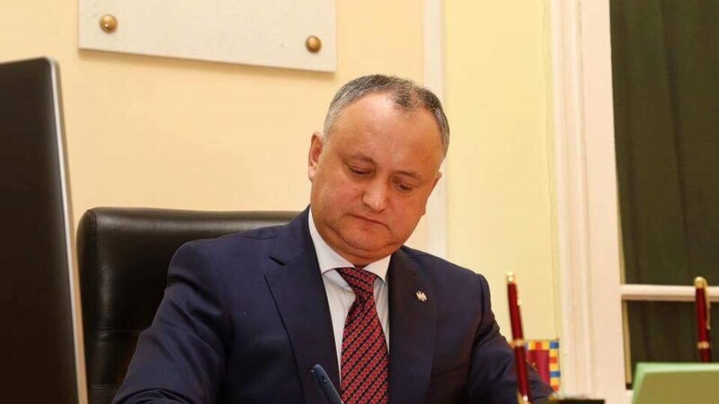 Молдова президенти кызматтык милдеттерин аткаруудан убактылуу четтетилди