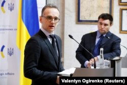   Ukrainian Foreign Minister Pavlo Klimkin and the head of the German Foreign Ministry Gayko Maas at a joint press conference in Kiev on January 18, 2018 